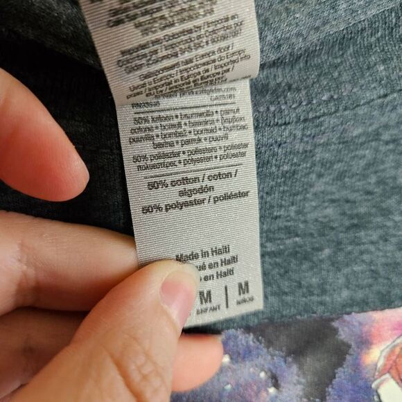 LeBron James T-shirt  - Picture 6 of 8